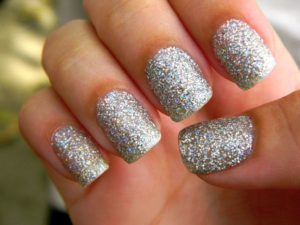 DIY-Glitter-Nail-Design